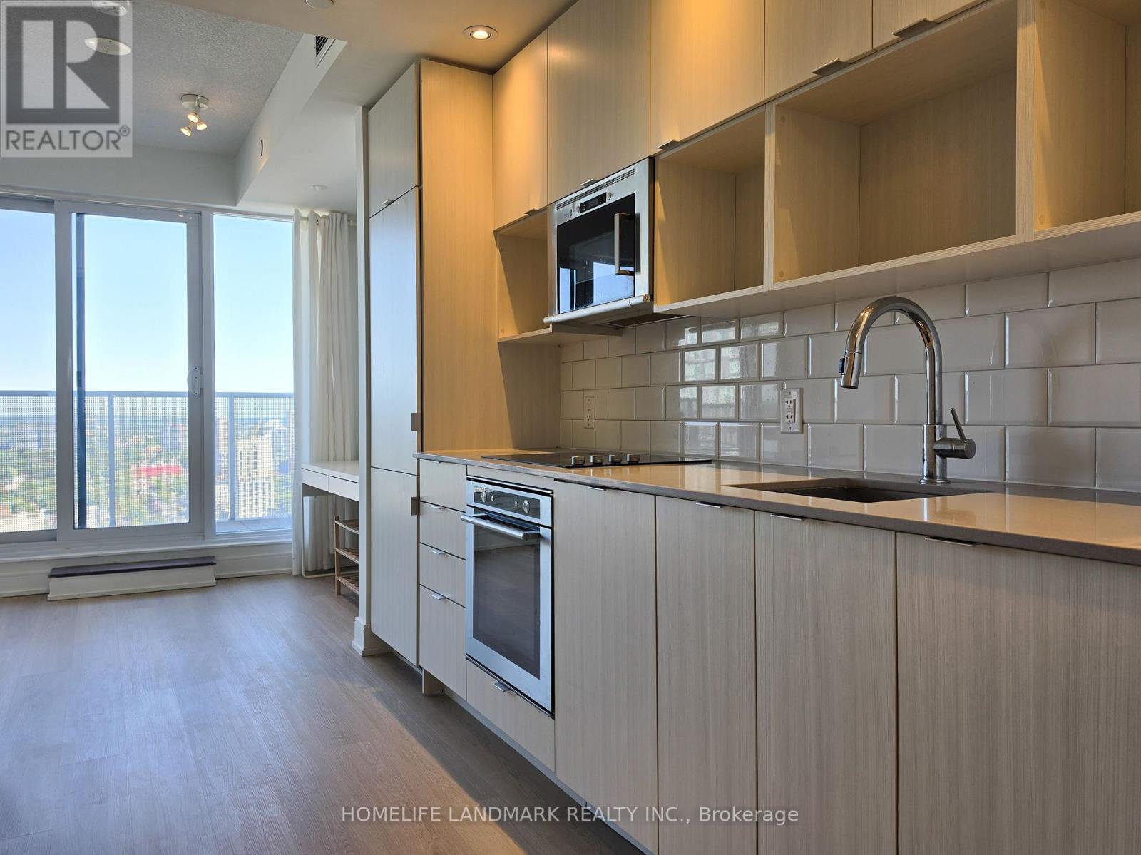 #2507 89 MCGILL STREET - 2