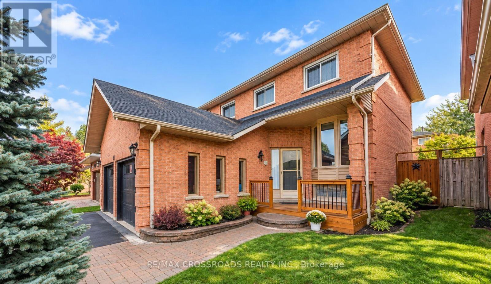 11 Murkar Crescent, Whitby (Blue Grass Meadows), Ontario, L1N8Y4, Whitby (Blue Grass Meadows), Ontario — photo 3 of 5