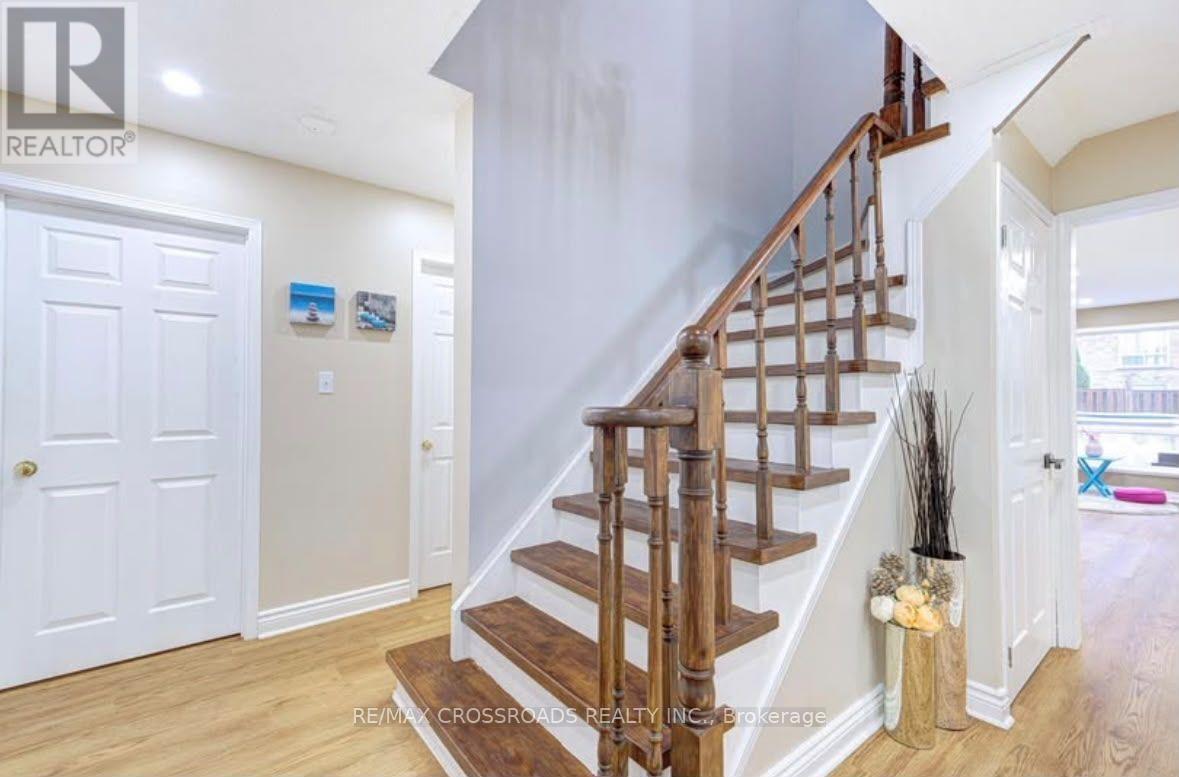 11 Murkar Crescent, Whitby (Blue Grass Meadows), Ontario, L1N8Y4, Whitby (Blue Grass Meadows), Ontario — photo 5 of 5