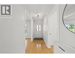 2510 Camrose Drive, Burnaby, BC V5A2Y5 Photo 10