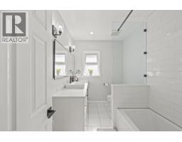2510 Camrose Drive, Burnaby, BC V5A2Y5 Photo 21