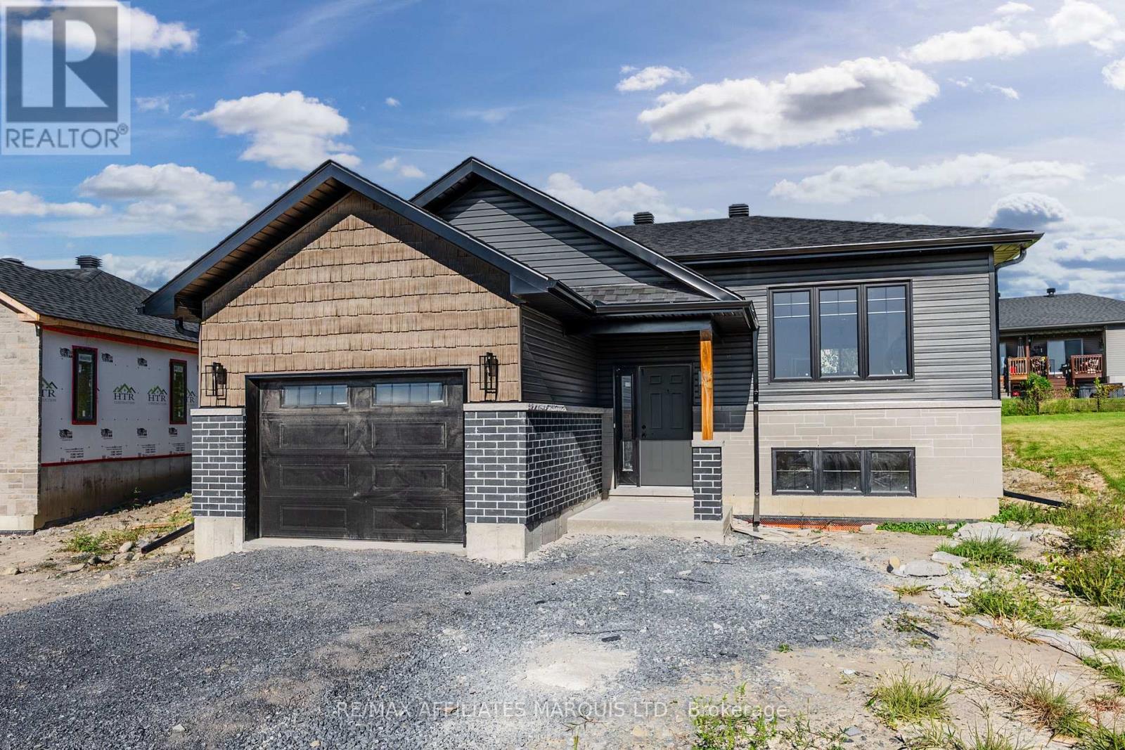 201 Ruby Drive, Cornwall, Ontario, K6H0J8, Cornwall, Ontario — photo 2 of 5