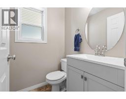 4pc Bathroom - 28 Saddlebrook Gardens Ne, Calgary, AB T3J5M6 Photo 6