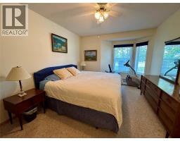 Primary Bedroom - 7559 Columbia Avenue Unit# 4, Radium Hot Springs, BC V0A1M0 Photo 9