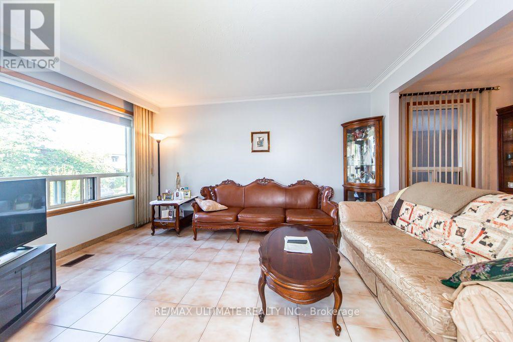 45 MCROBERTS AVENUE - 10