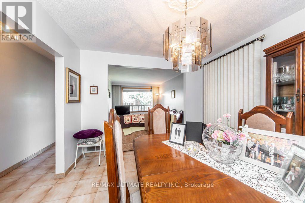 45 MCROBERTS AVENUE - 17