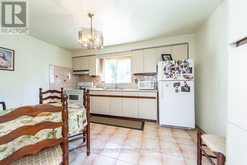 45 MCROBERTS AVENUE - 19