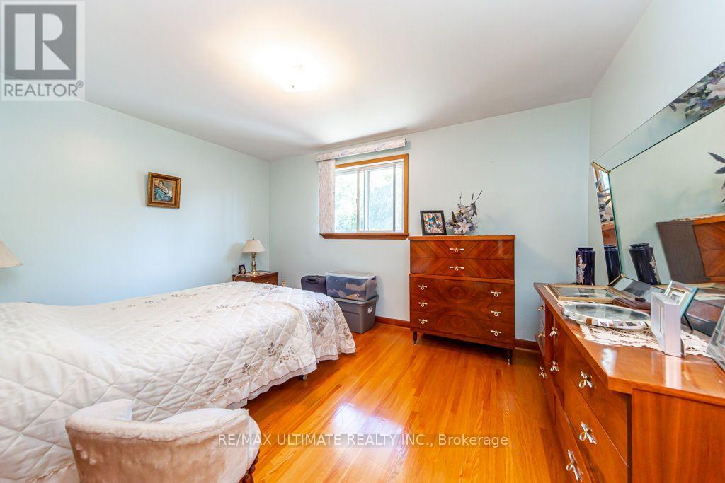 45 MCROBERTS AVENUE - 23