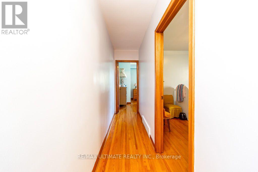 45 MCROBERTS AVENUE - Image 26