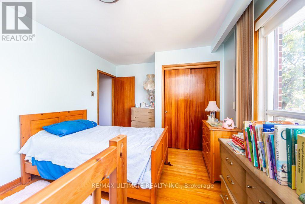 45 MCROBERTS AVENUE - 29