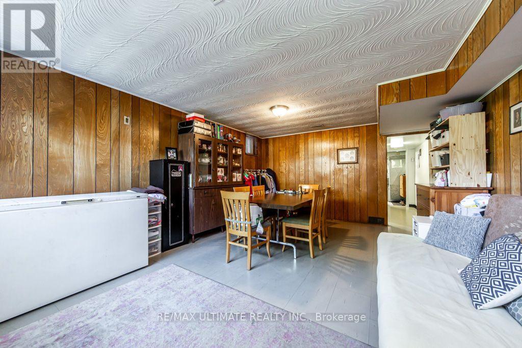 45 MCROBERTS AVENUE - Image 37