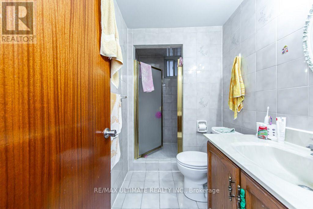 45 MCROBERTS AVENUE - Image 42