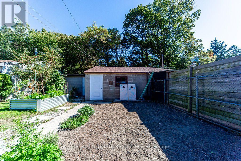 45 MCROBERTS AVENUE - Image 45