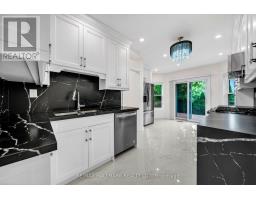 872 Hilton Boulevard, Newmarket, ON L3X2H8 Photo 12