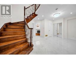 Family room - 872 Hilton Boulevard, Newmarket, ON L3X2H8 Photo 6