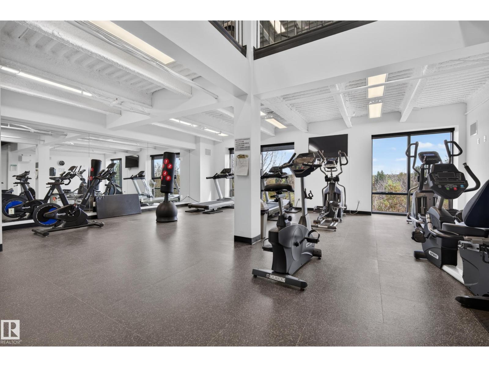 #732 200 BELLEROSE DR - Image 34