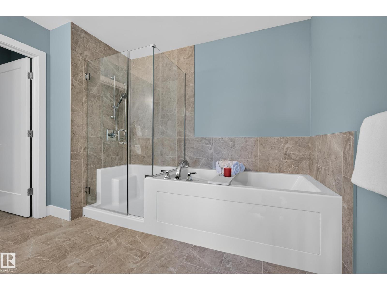 #732 200 BELLEROSE DR - Image 25