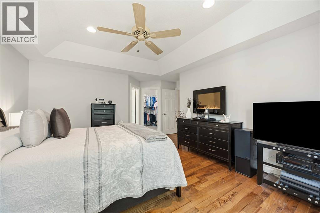 588 RIVERSIDE DRIVE - 22