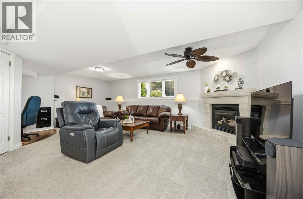 588 RIVERSIDE DRIVE - 25