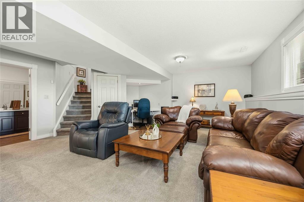 588 RIVERSIDE DRIVE - 27