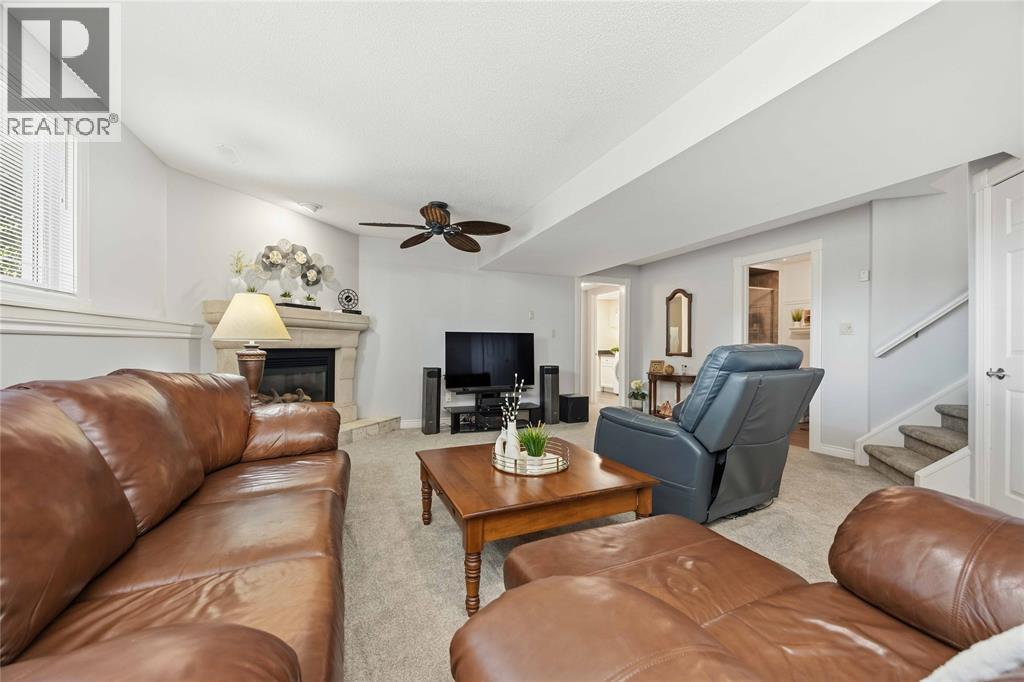 588 RIVERSIDE DRIVE - 28