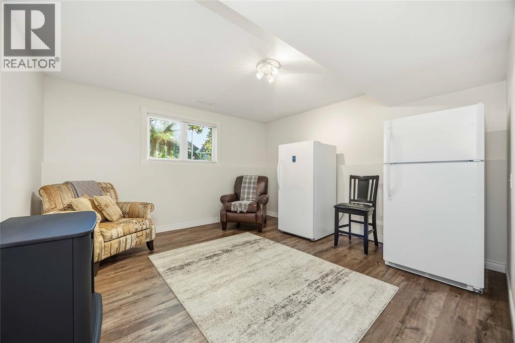 588 RIVERSIDE DRIVE - 31