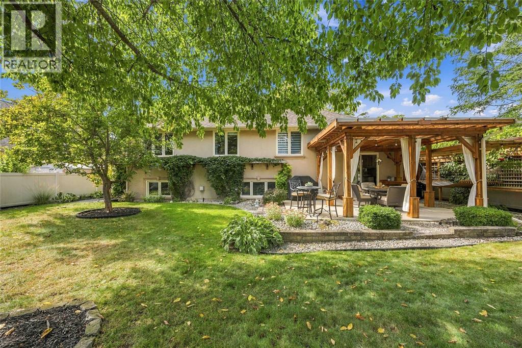 588 RIVERSIDE DRIVE - 46
