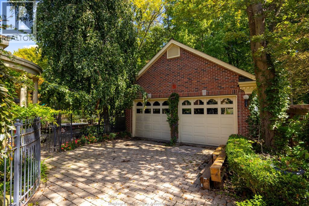6640 ST MICHAEL'S DRIVE - 39