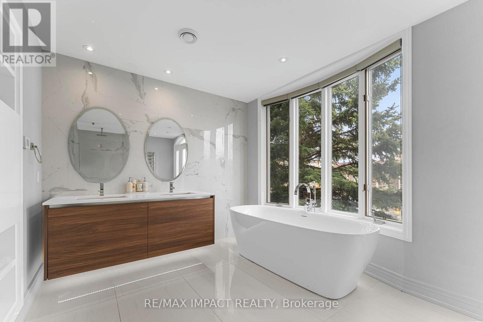 #13 260 RUSSELL HILL ROAD - 25