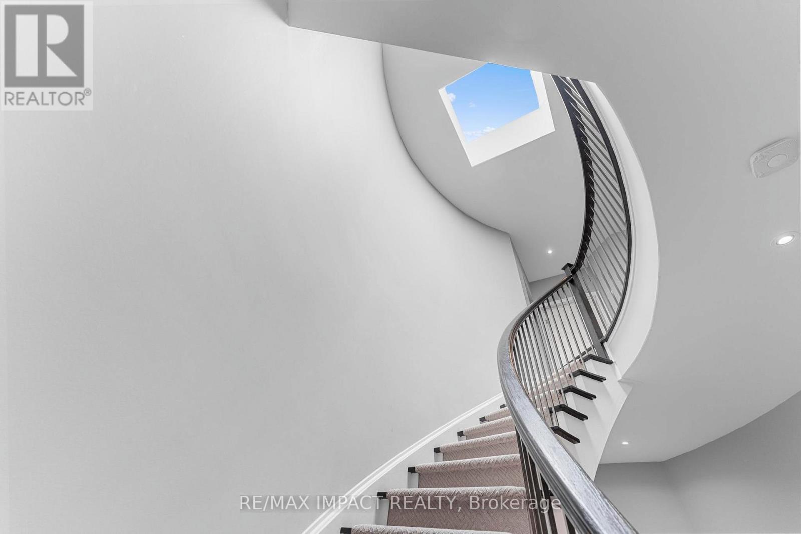 #13 260 RUSSELL HILL ROAD - Image 29