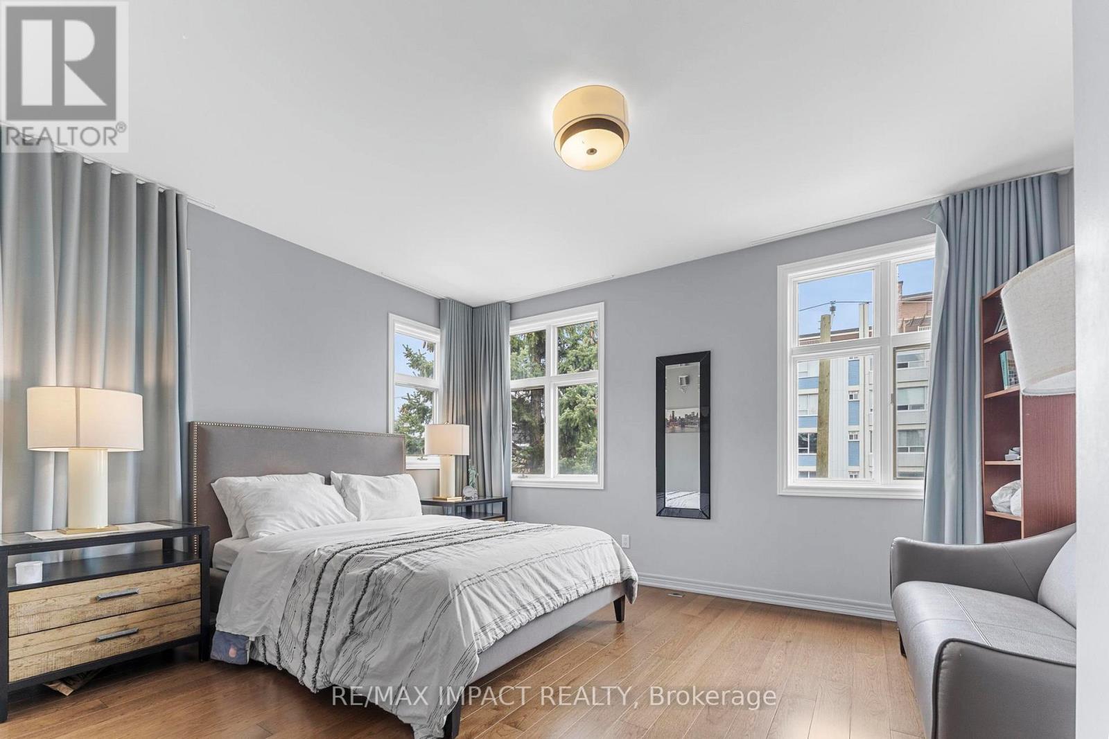 #13 260 RUSSELL HILL ROAD - 33