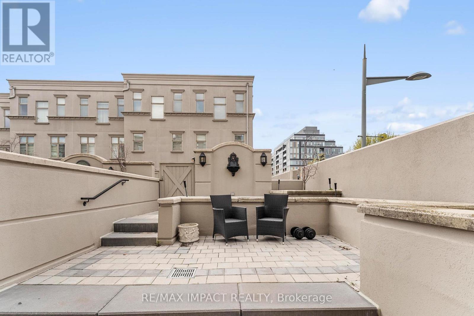 #13 260 RUSSELL HILL ROAD - 48