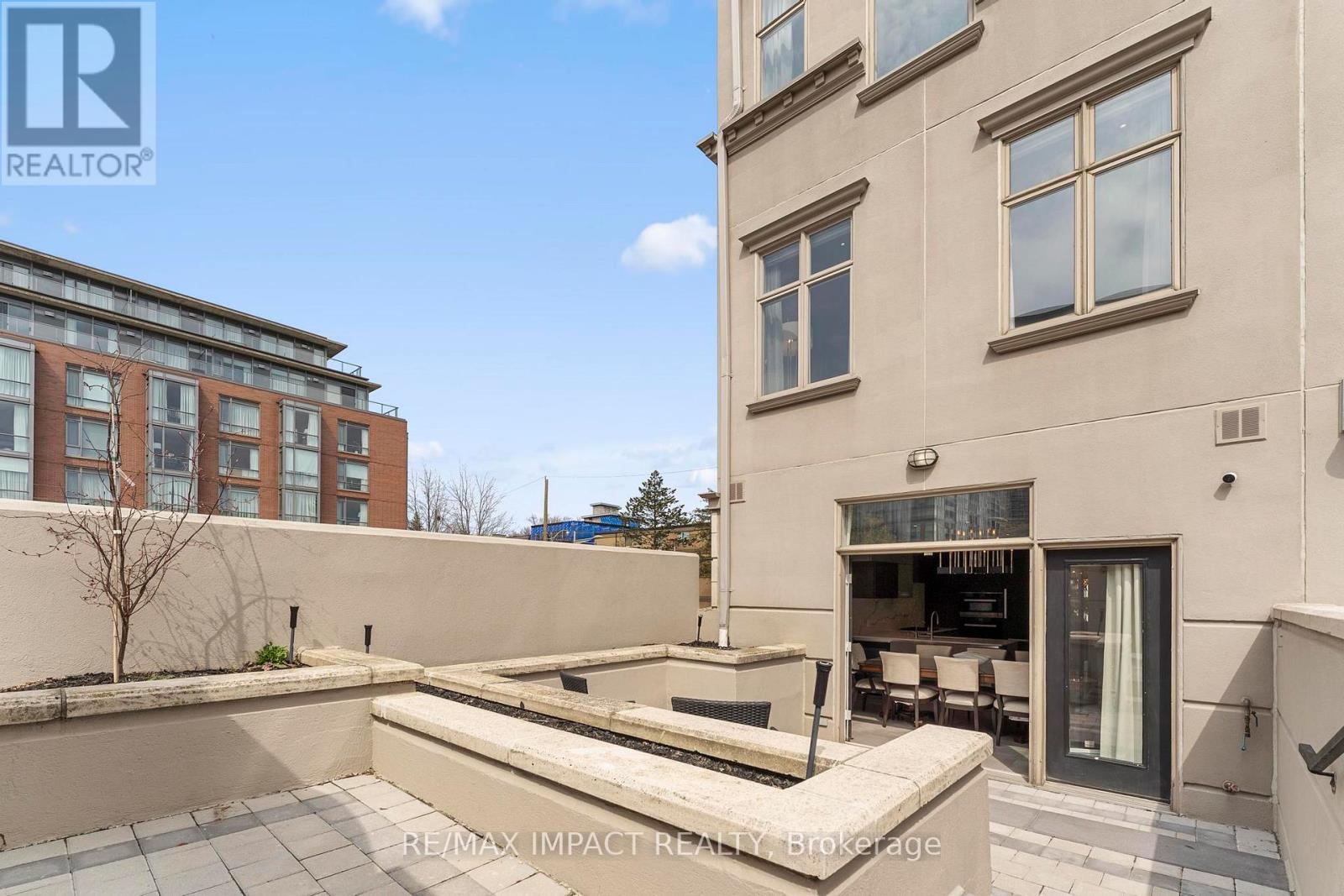 #13 260 RUSSELL HILL ROAD - 49