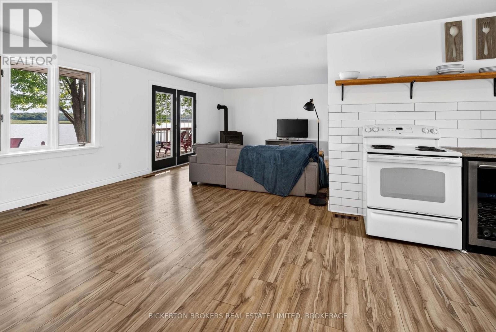 233 JOHNSON BAY LANE - Image 18