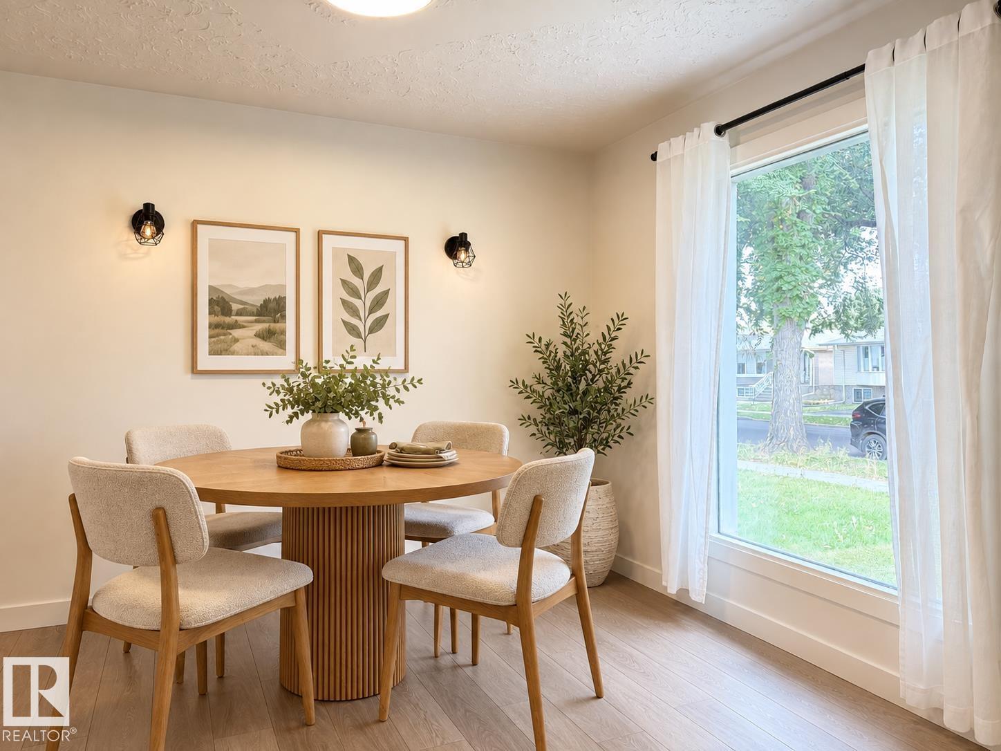11416 90 ST NW - 5