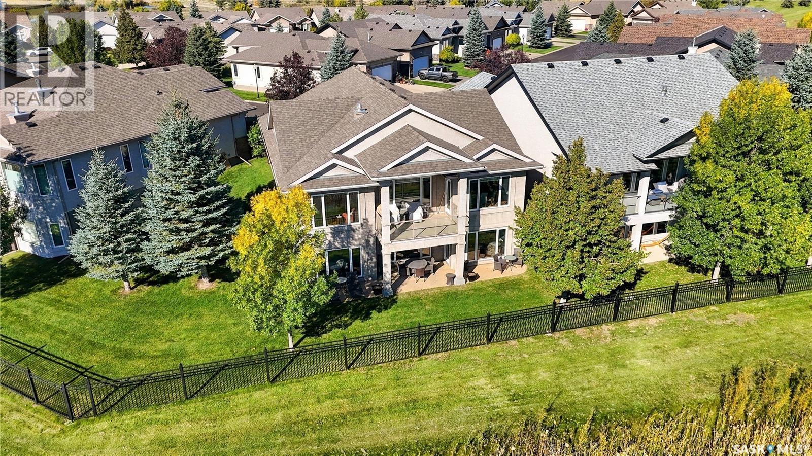 #122 201 Cartwright TERRACE - 47