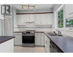128 22 Avenue NW - photo 13