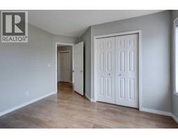 128 22 Avenue NW - photo 23