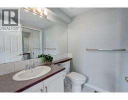 128 22 Avenue NW - photo 17