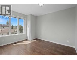 128 22 Avenue NW - photo 22