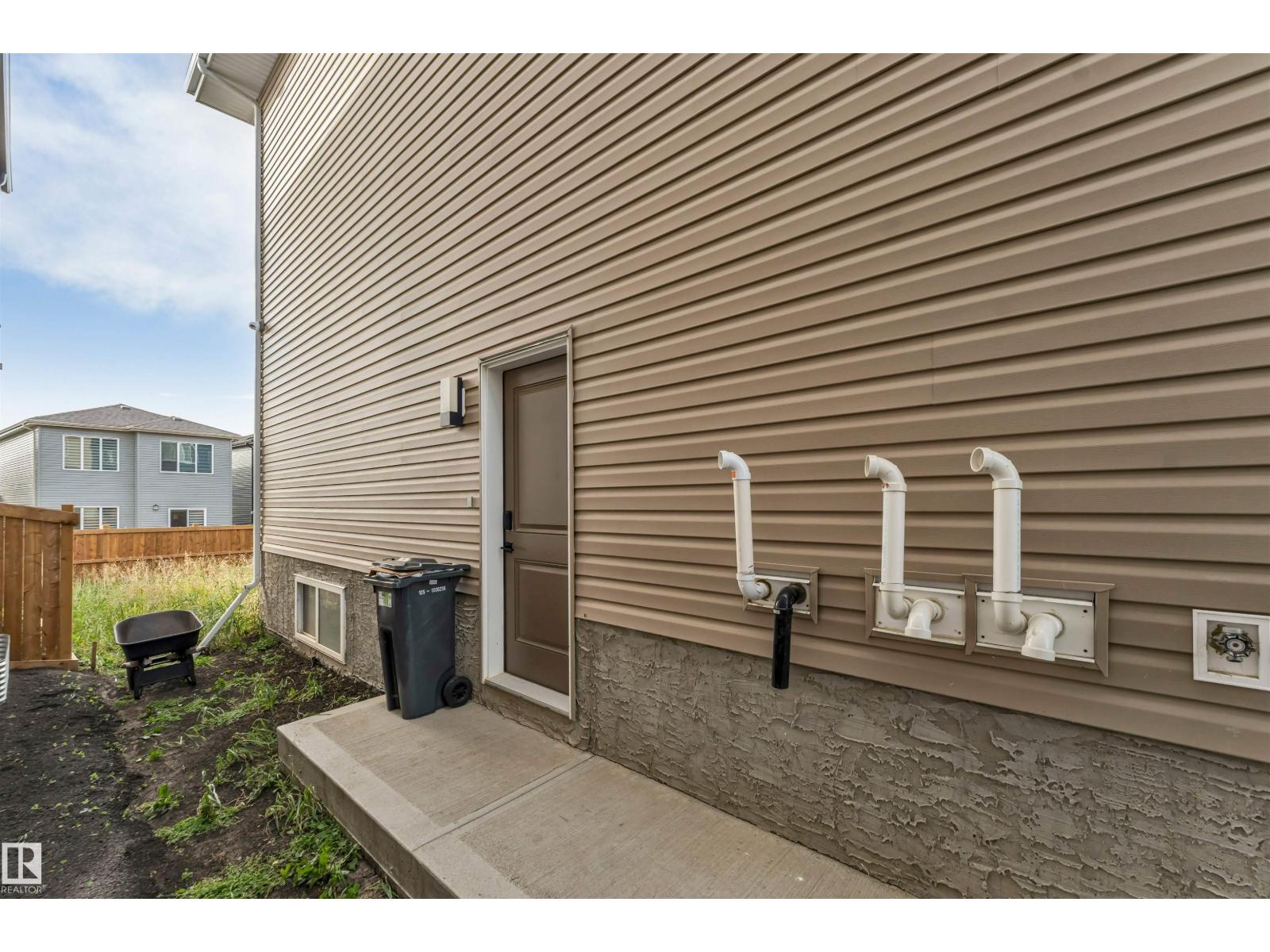 403 Pine Point, Leduc, Alberta, T9E1S7, Leduc, Alberta — photo 3 of 5
