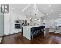 3006 14 Avenue SW - photo 3