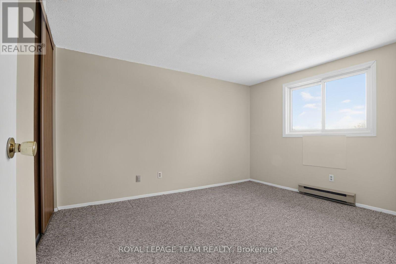 #21 2 CHARLOTTE PLACE - 13