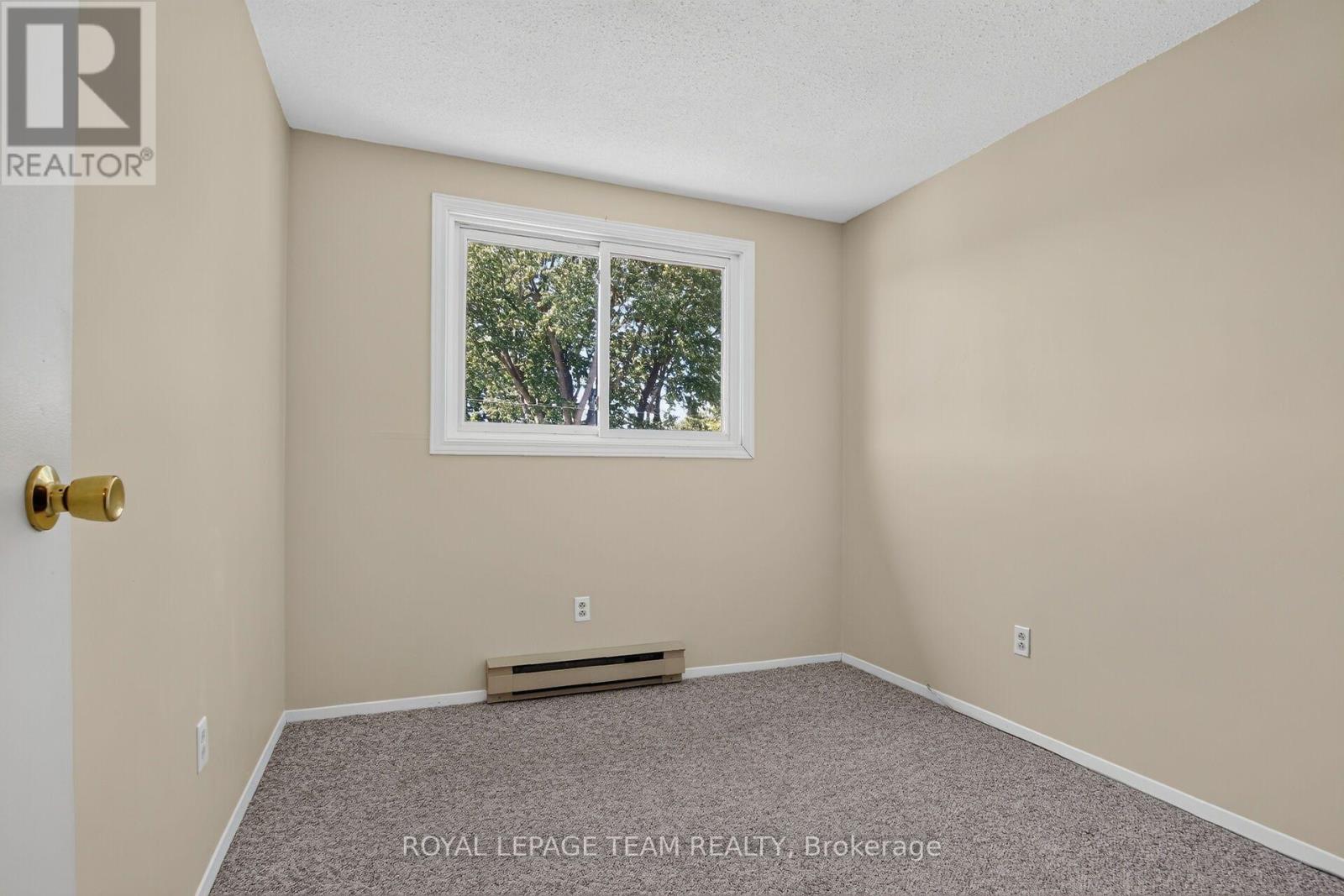 #21 2 CHARLOTTE PLACE - 16