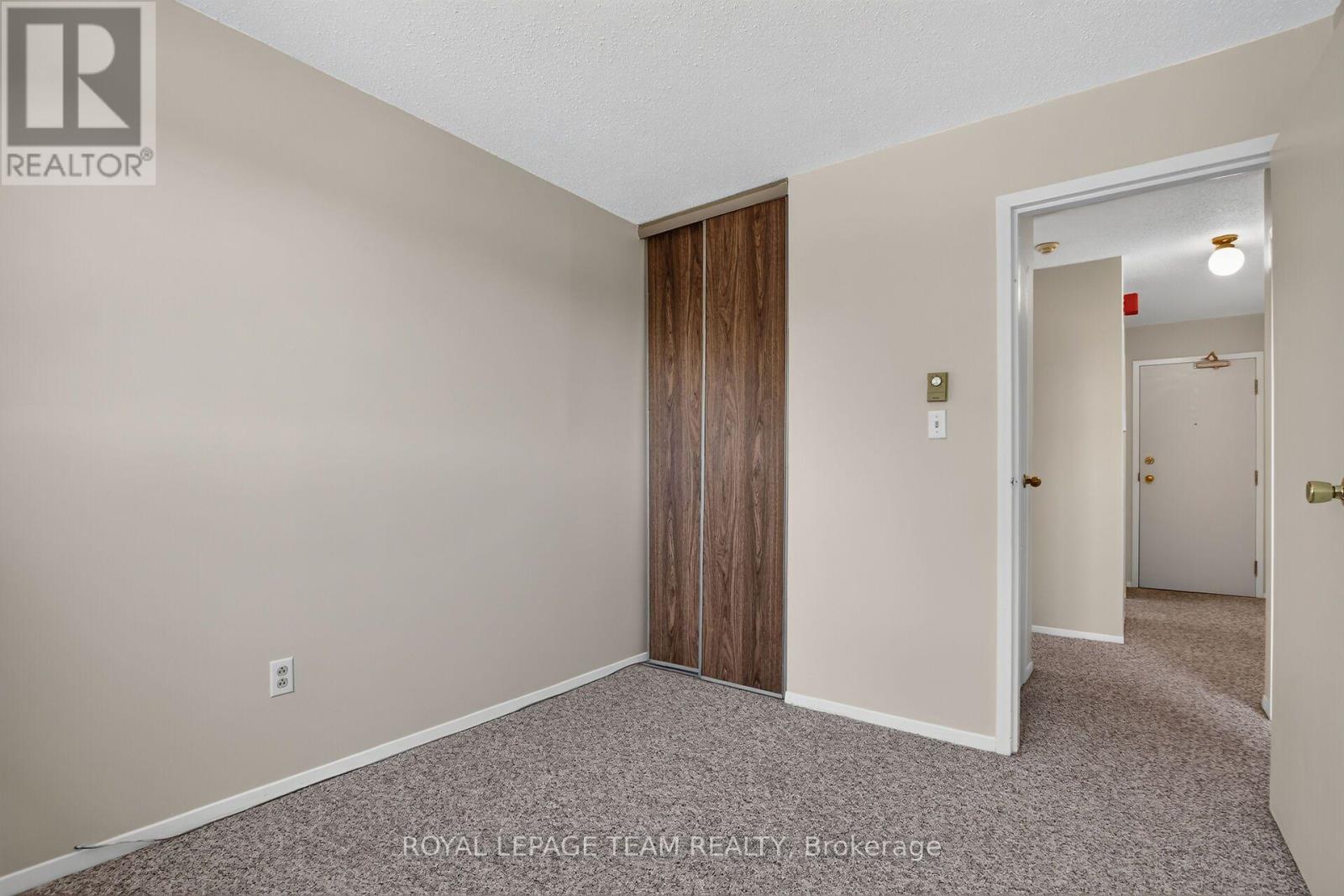 #21 2 CHARLOTTE PLACE - 17