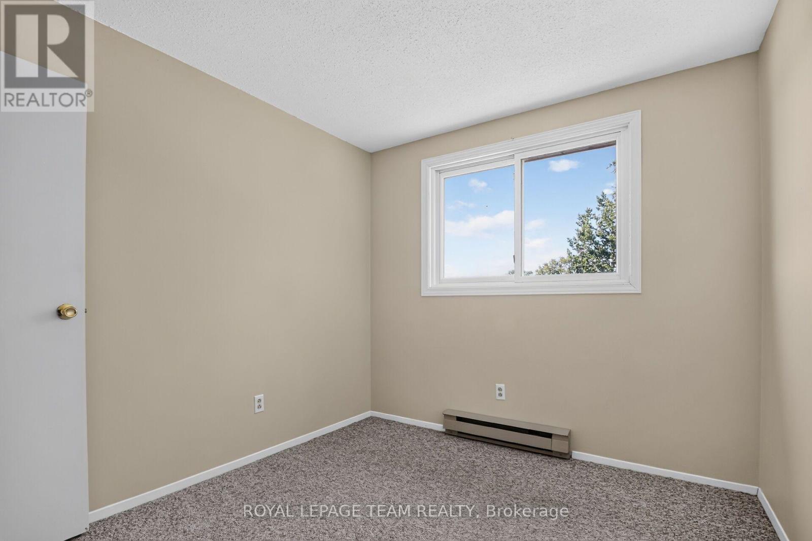 #21 2 CHARLOTTE PLACE - 18