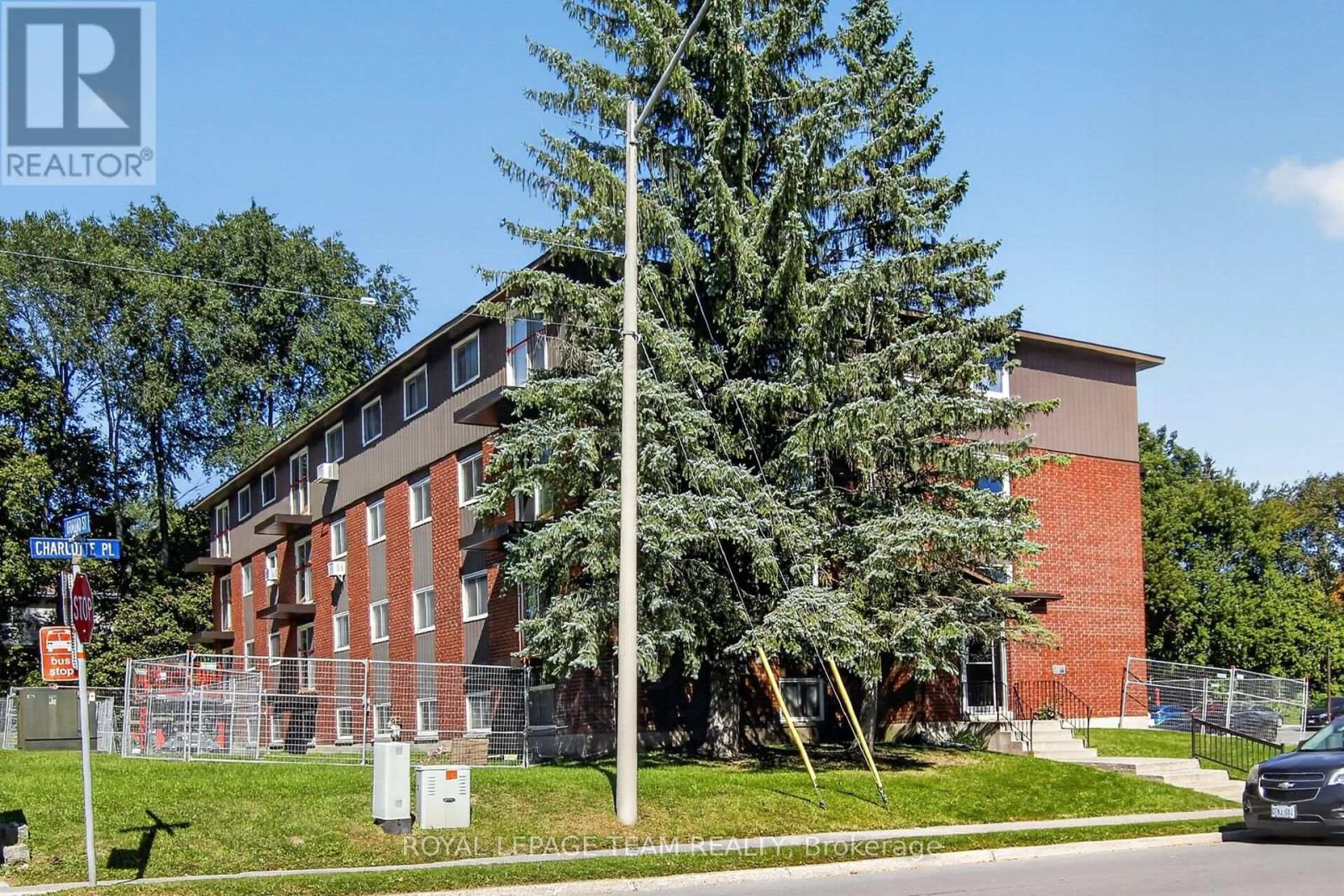 #21 2 CHARLOTTE PLACE - 20