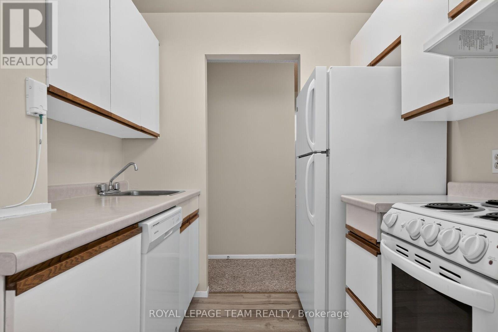 #21 2 Charlotte Place, Brockville, Ontario, K6V6T4, Brockville, Ontario — photo 4 of 5