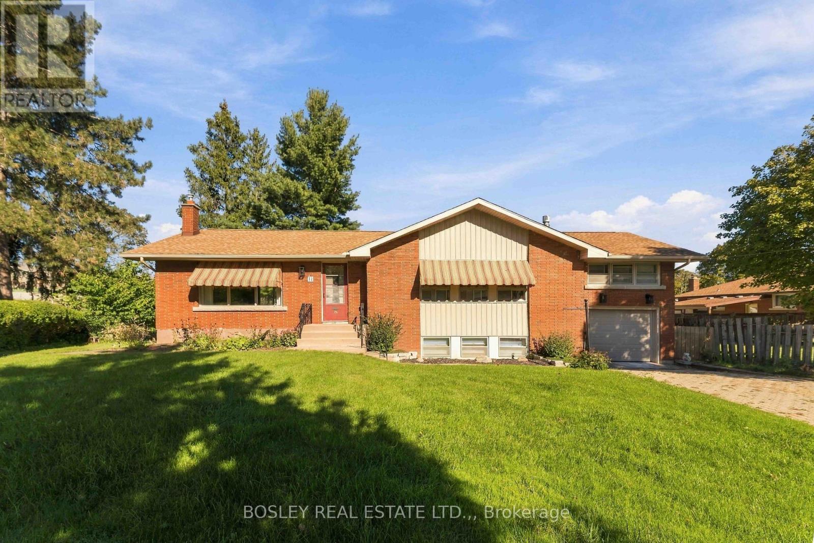 12 GLENHURST CIRCLE - 2