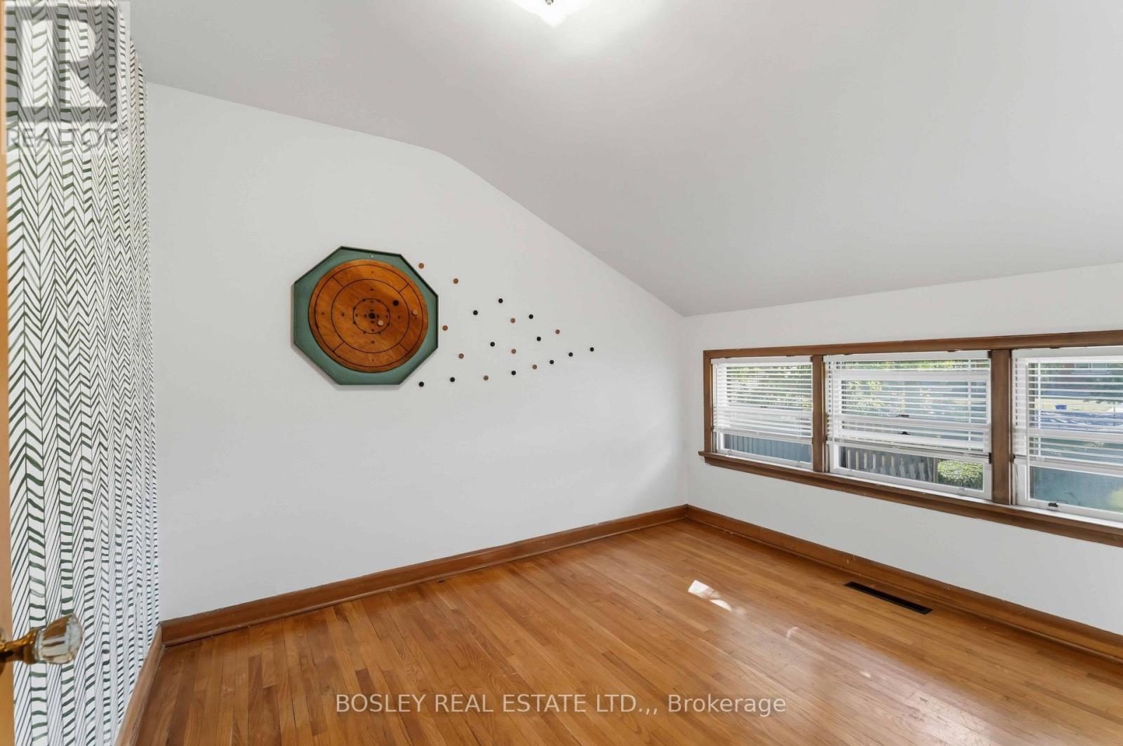 12 GLENHURST CIRCLE - 22